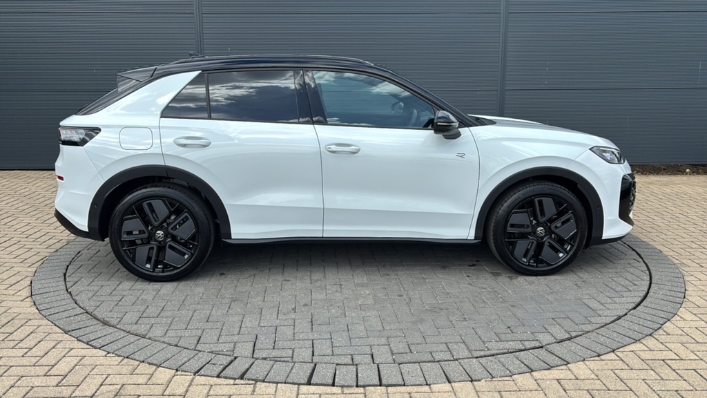 Volkswagen T-Roc 1.5 Etsi Mhev R-line Suv Hybrid Dsg Eur Black #4