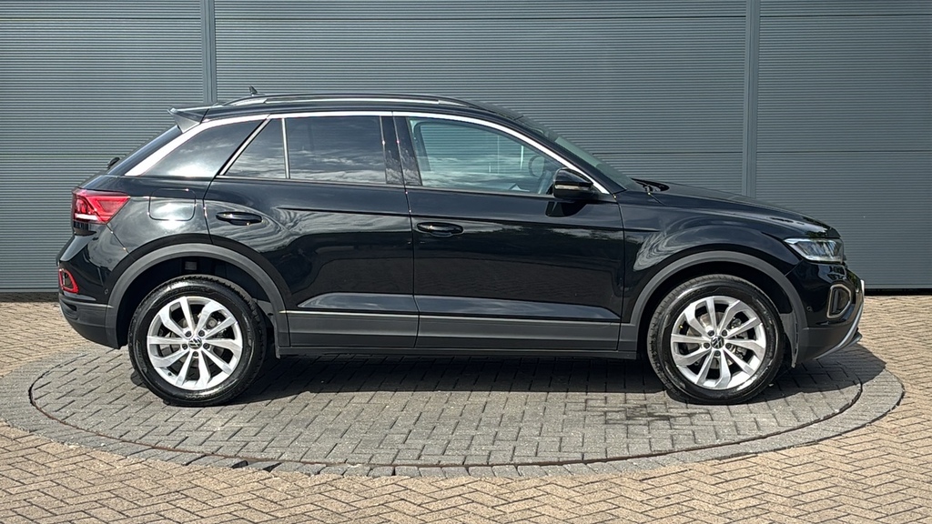 Volkswagen T-Roc 1.5 Tsi Match 150 Ps Black #4