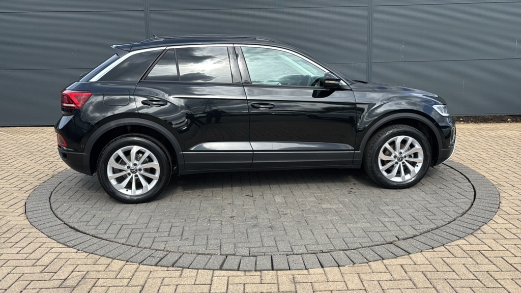 Volkswagen T-Roc 1.5 Tsi Match 150 Ps Black #4