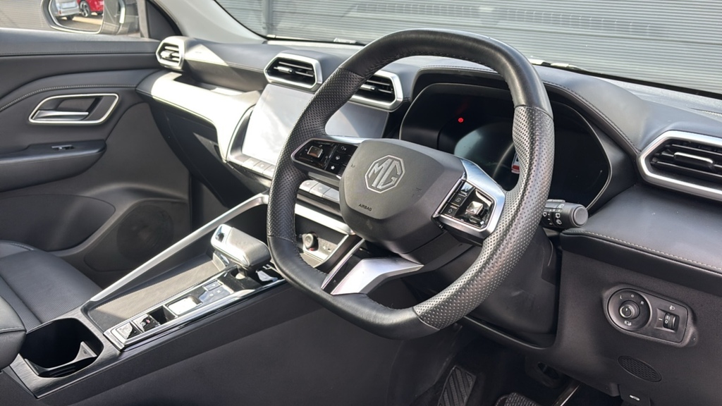 MG ZS 1.5 Hybrid Trophy 196 Ps Black #6