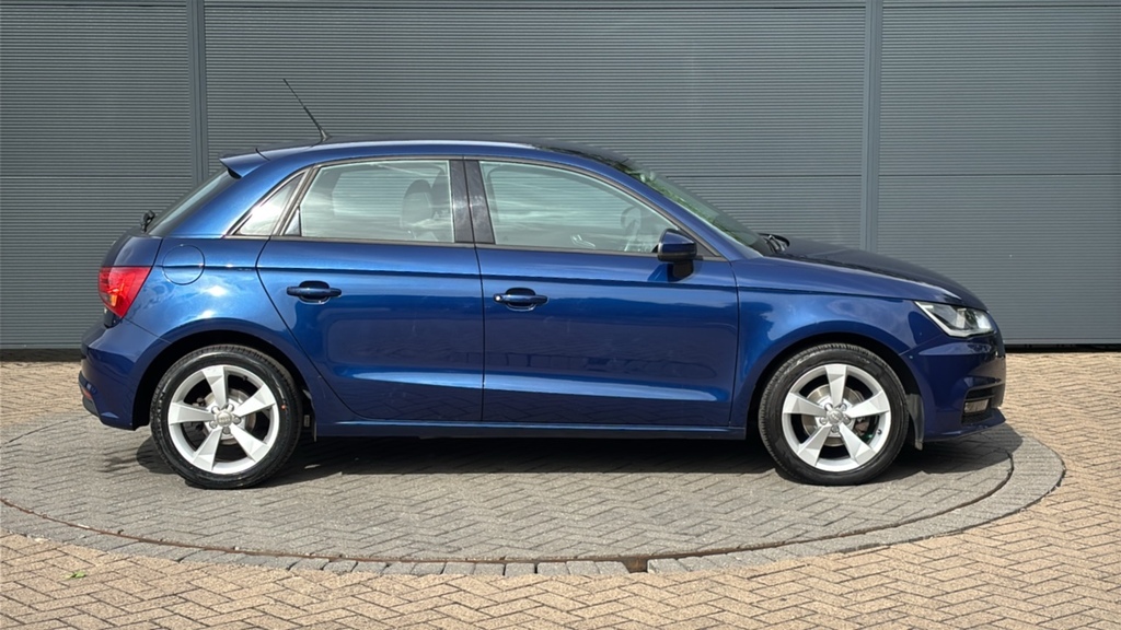 Audi A1 1.0 Tfsi Sport 0 Ps Blue #4