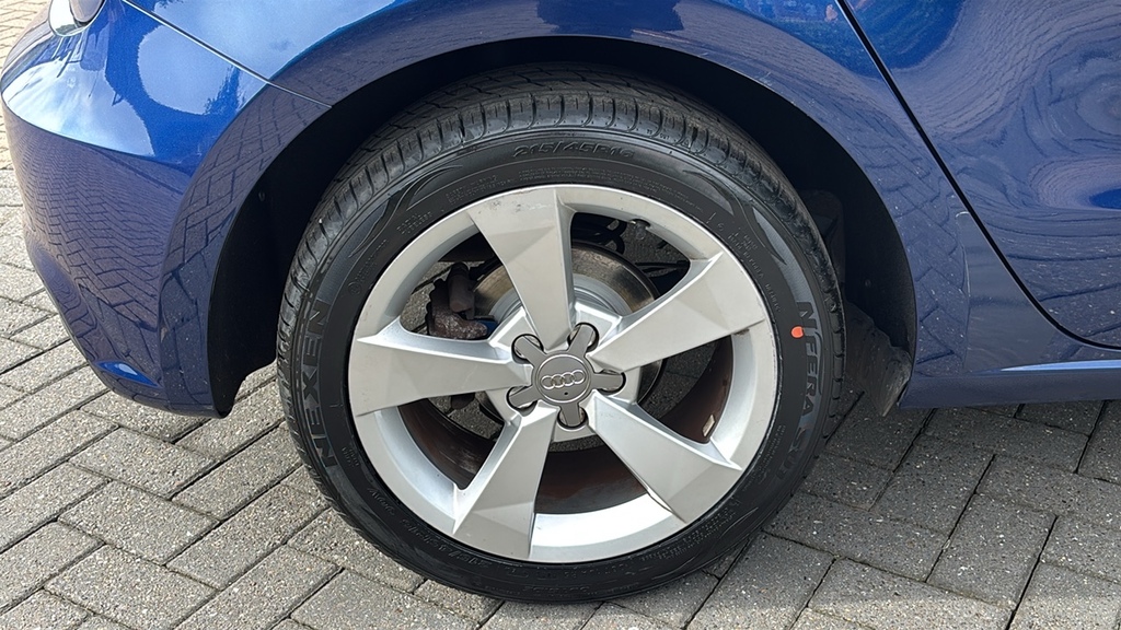 Audi A1 1.0 Tfsi Sport 0 Ps Blue #5