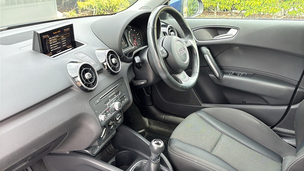 Audi A1 1.0 Tfsi Sport 0 Ps Blue #2