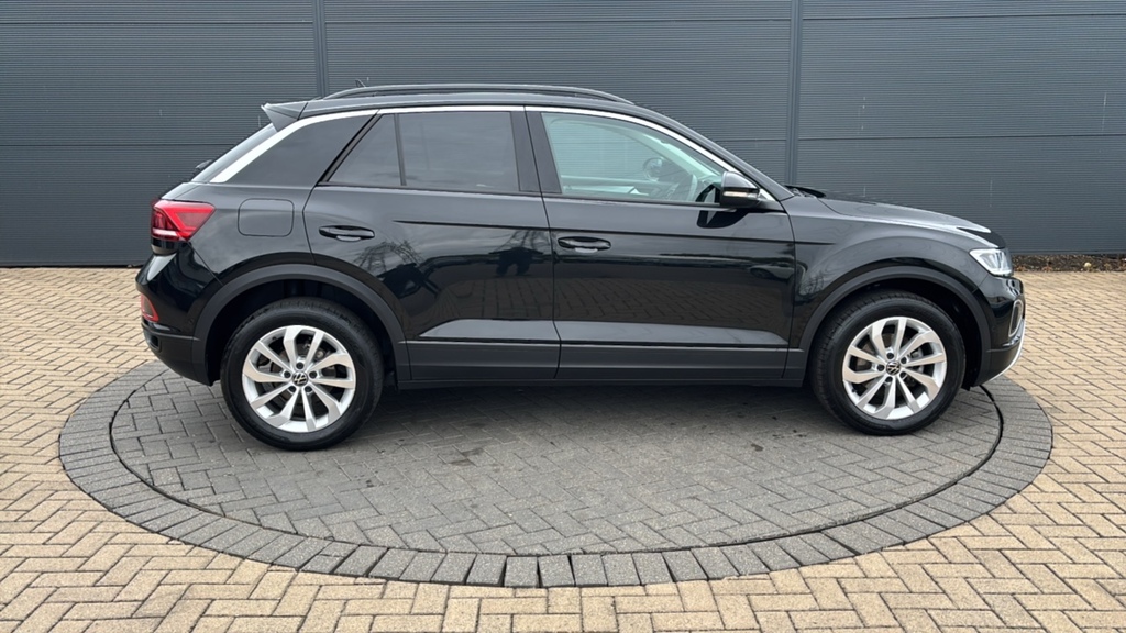 Volkswagen T-Roc 1.5 Tsi Match 150 Ps Black #4