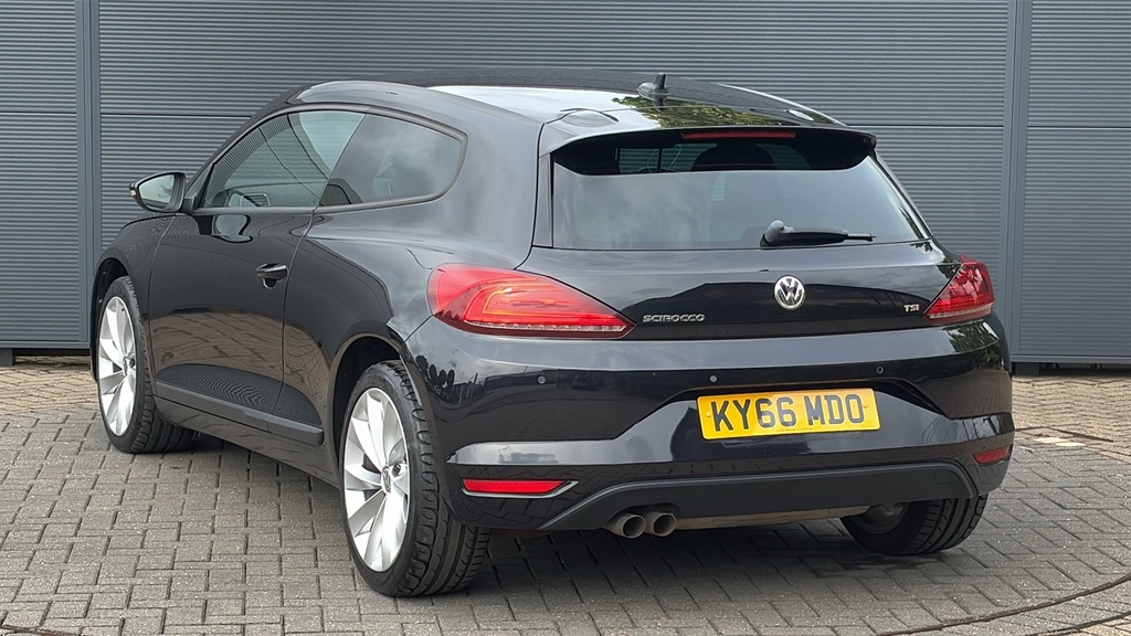 Volkswagen Scirocco 1.4 Tsi Bluemotion Tech Gt 125 Ps Black #3