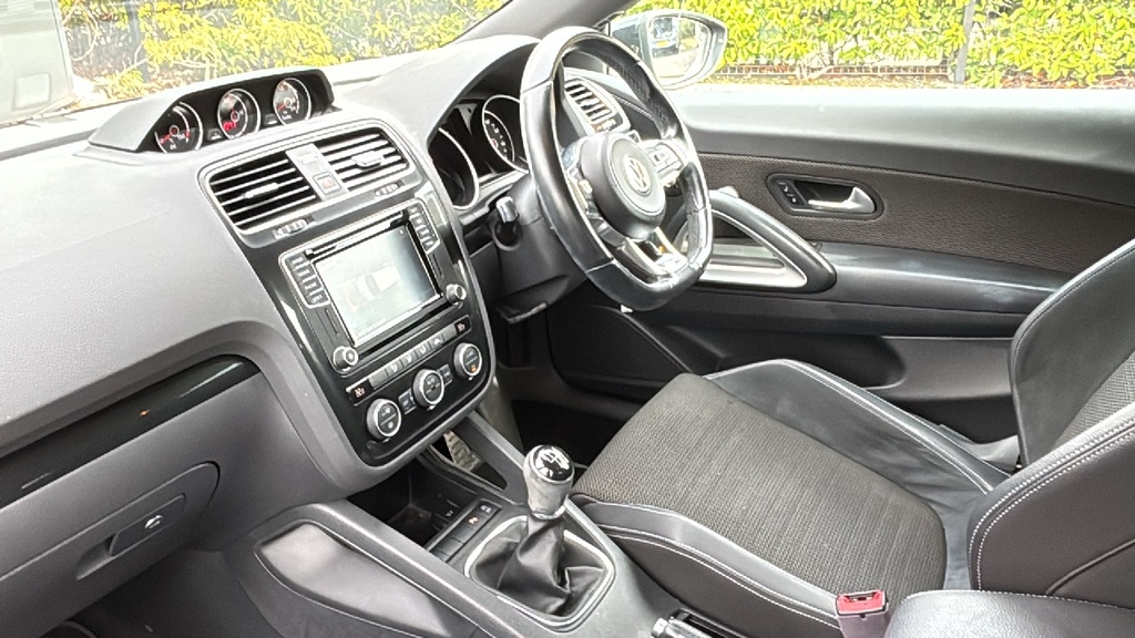 Volkswagen Scirocco 1.4 Tsi Bluemotion Tech Gt 125 Ps Black #2