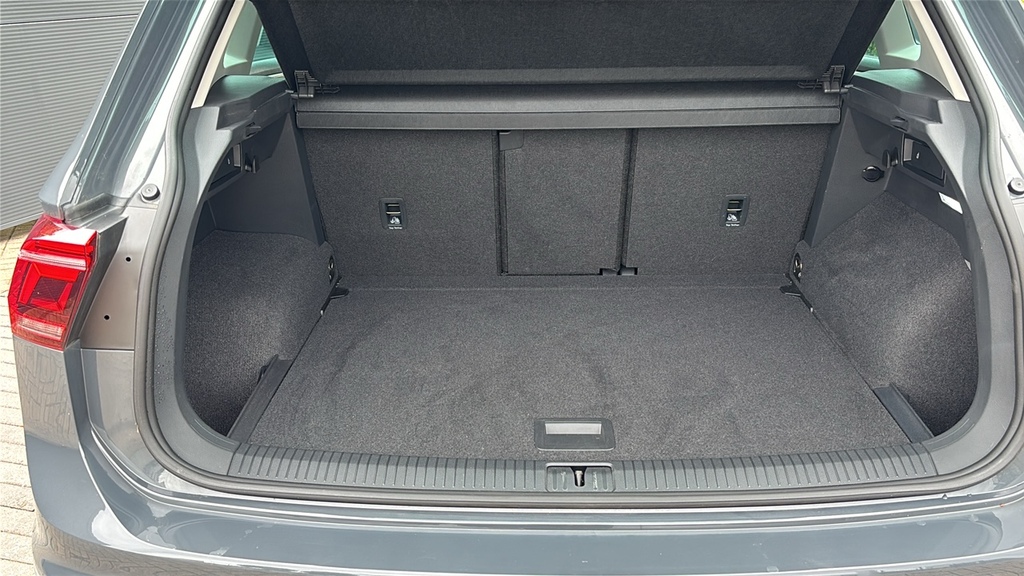 Volkswagen Tiguan R-line Grey #32