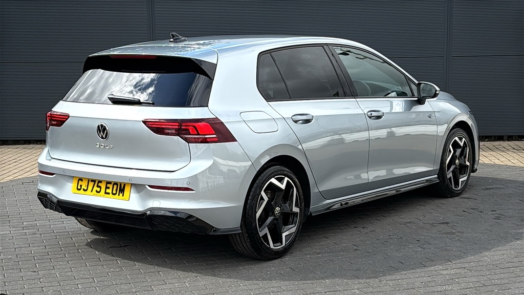 Volkswagen Golf 1.5 Tsi Match Save 7,000 White #12