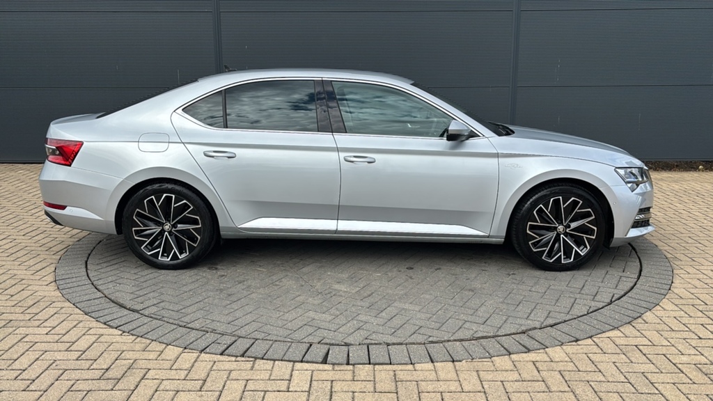 Skoda Superb 2.0 Tdi Cr 200 Laurin Klement Dsg 200 Ps Silver #4