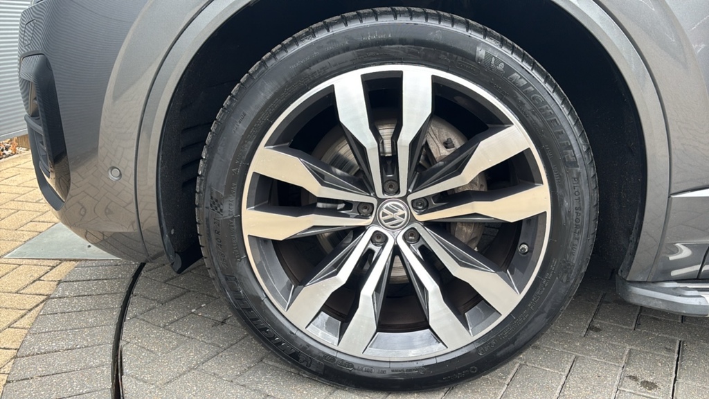 Volkswagen Touareg 3.0 V6 Tdi 4Motion R-line Tech Tip 286 P Grey #5