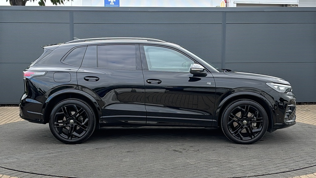 Volkswagen Tiguan 2.0 Tdi R-line Dsg 150 Ps Black #4