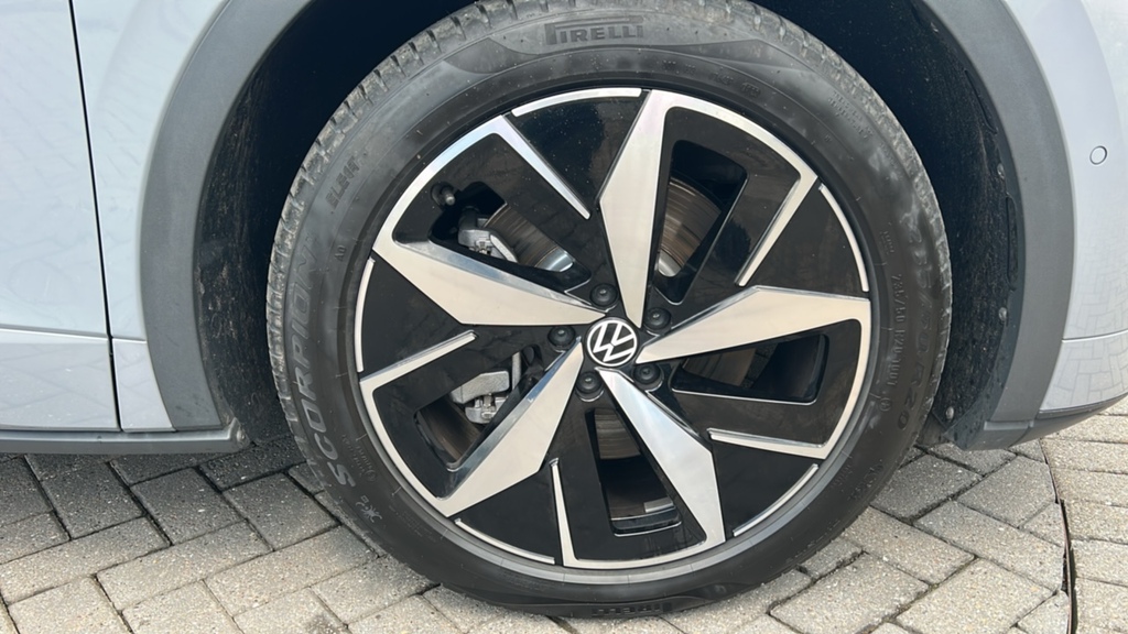Volkswagen ID.5 220Kw 4Motion Gtx Style 77Kwh 299 Ps Grey #5
