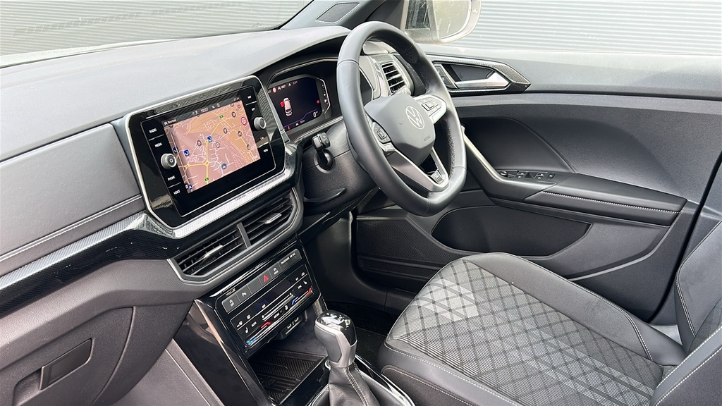 Volkswagen T-Cross 1.0 Tsi Black Edition Dsg 115 Ps Silver #2