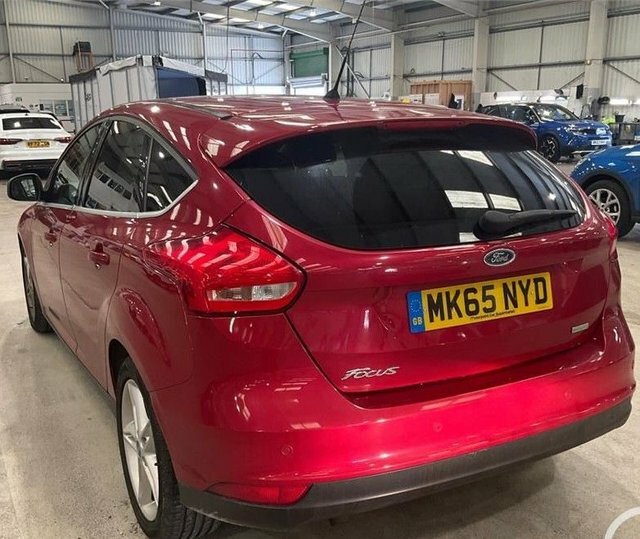 Ford Focus 1.0T Ecoboost Titanium Hatchback MK65NYD Red #2