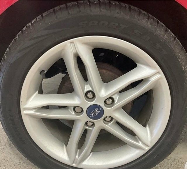 Ford Focus 1.0T Ecoboost Titanium Hatchback MK65NYD Red #4