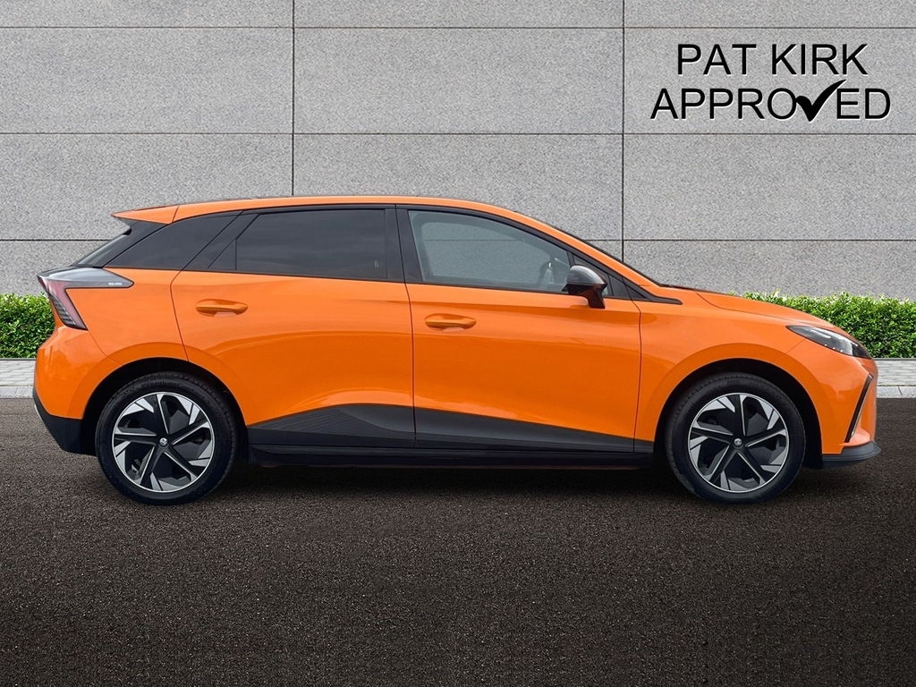 MG MG4 150Kw Trophy Ev Long Range 64Kwh AMZ7873 Orange #3