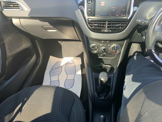 Peugeot 208 1.2 Puretech Active Grey #14