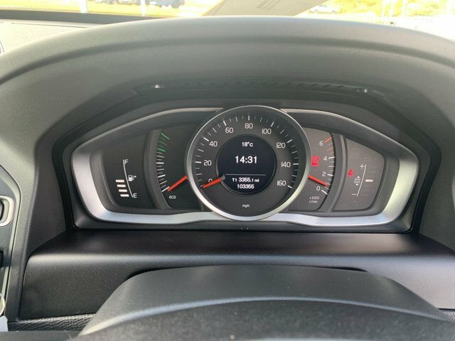 Volvo XC60 2.4L R-design Lux Nav Silver #15