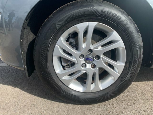 Volvo XC60 2.4L R-design Lux Nav Silver #10