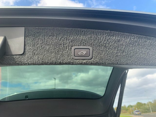 Volvo XC60 2.4L R-design Lux Nav Silver #7