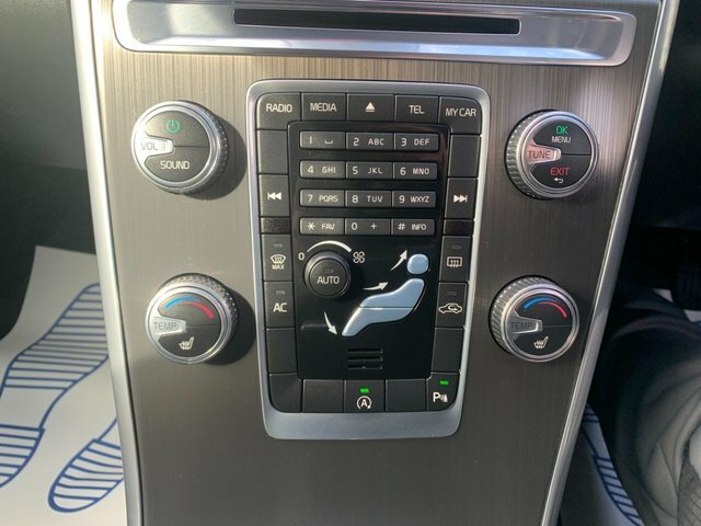 Volvo XC60 2.4L R-design Lux Nav Silver #13