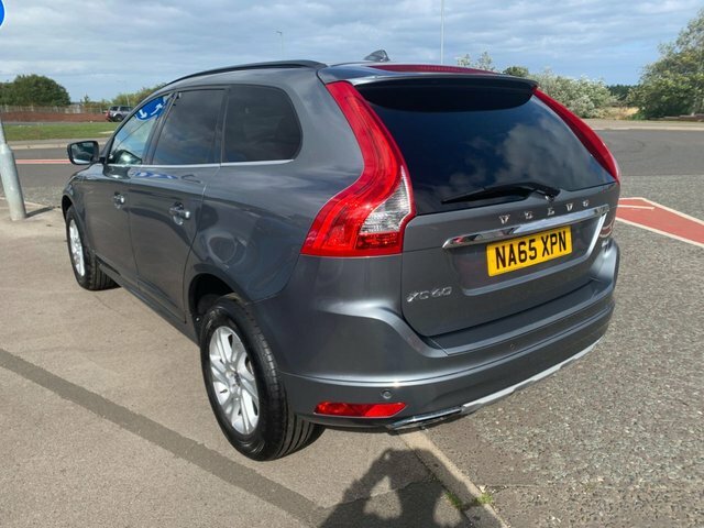 Volvo XC60 2.4L R-design Lux Nav Silver #4