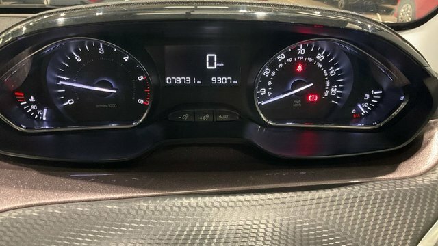 Peugeot 2008 2015 1.4 Hdi Active Suv Euro 5 Grey #2