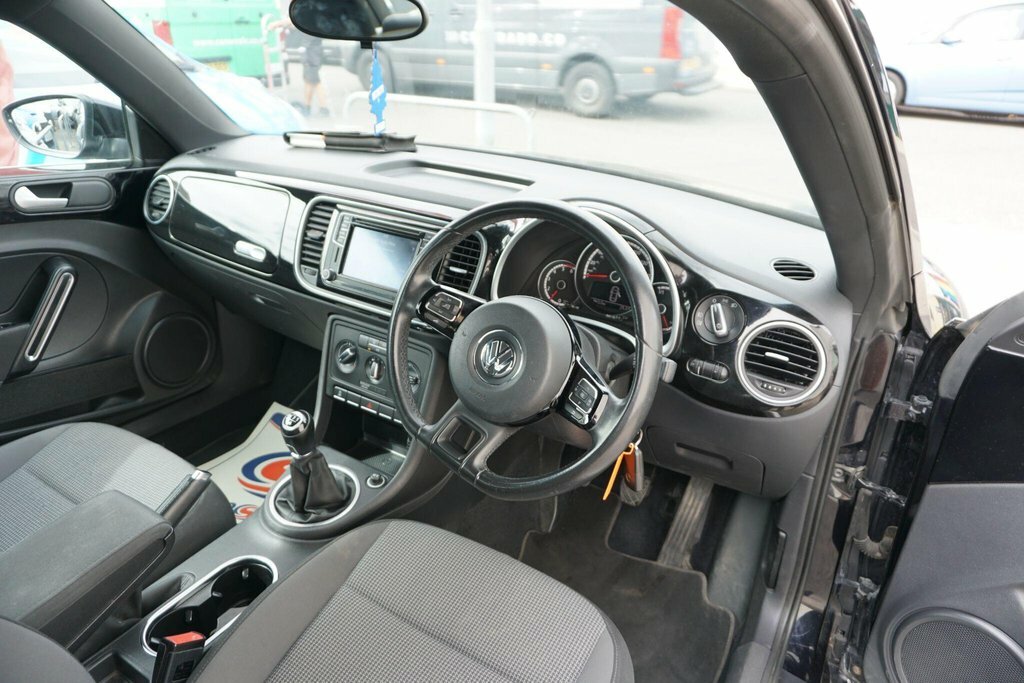 Volkswagen Beetle 2.0 Tdi Bluemotion Tech White #9