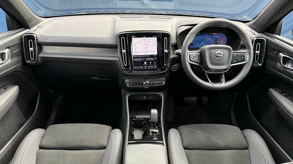 Volvo XC40 B4 194Bhp Ultimate Dark Mild Hybrid - Panoramic CJ23UEF Black #5