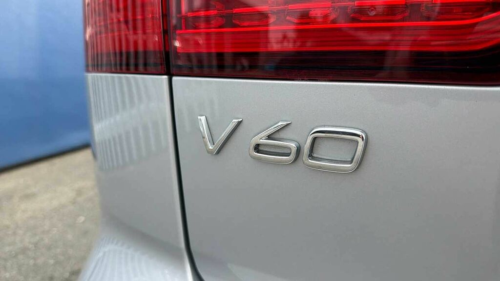 Volvo V60 2.0 B3 Mhev Plus Dct Euro 6 Ss  #16