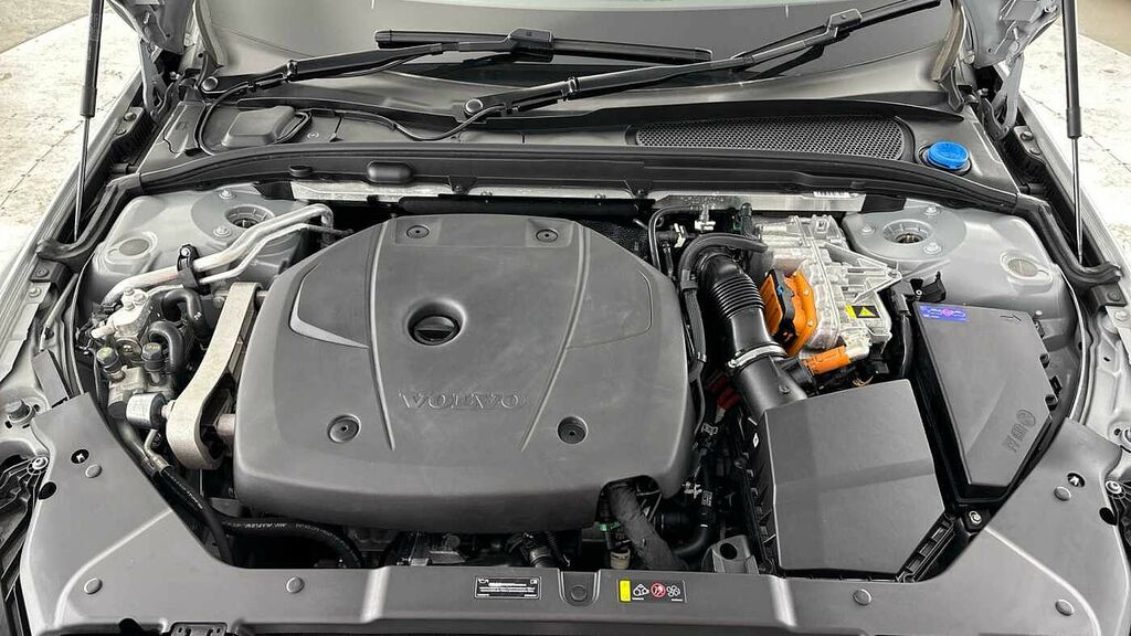 Volvo V60 B4 Mhev Plus Red #15