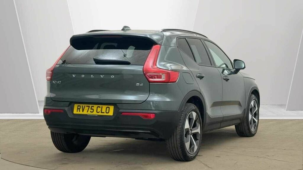 Volvo XC40 Plus, B4 Mild Hybrid, Dark  #3