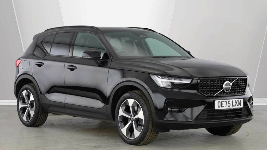 Volvo XC40 Plus, B4 Mild Hybrid, Dark Black