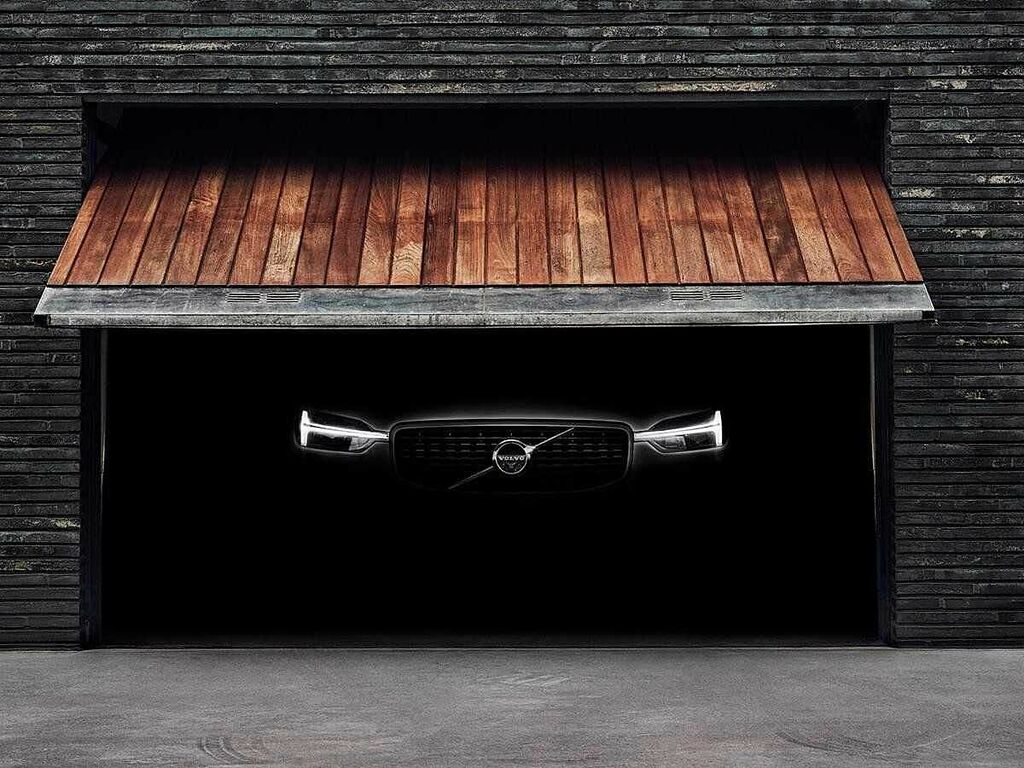 Volvo XC60 Black Edition Ultra, T8 Awd Plug-in Hybrid, Electr Grey