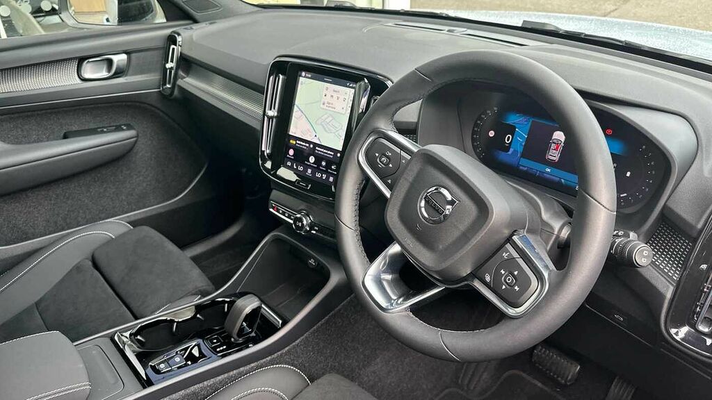 Volvo XC40 2.0 B3p Plus Dark Blue #4