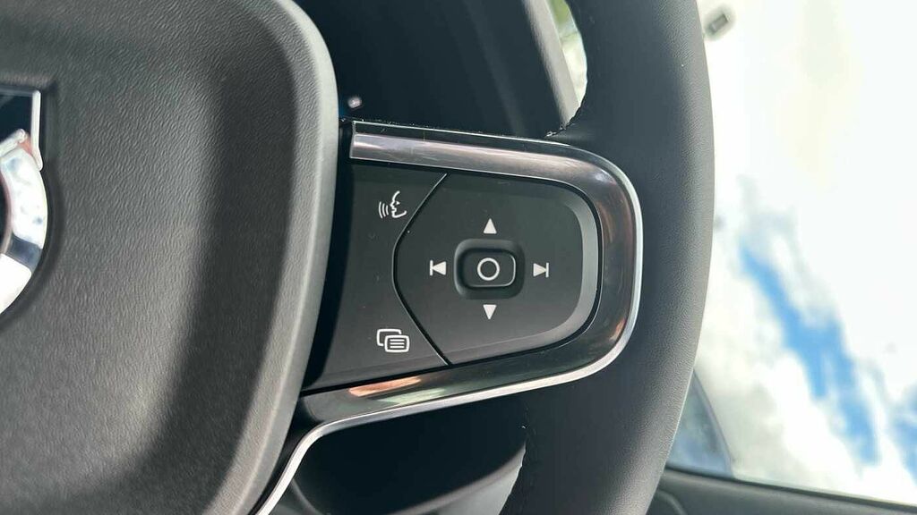 Volvo XC40 2.0 B4p Plus Dark Estate Black #18