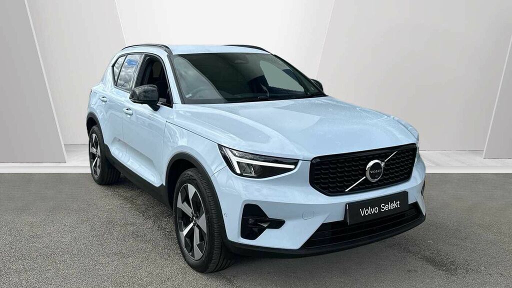 Volvo XC40 2.0 B3p Plus Dark Blue