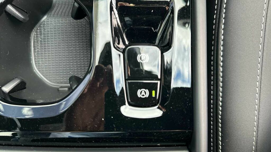 Volvo XC40 2.0 B4p Plus Dark Estate Black #41