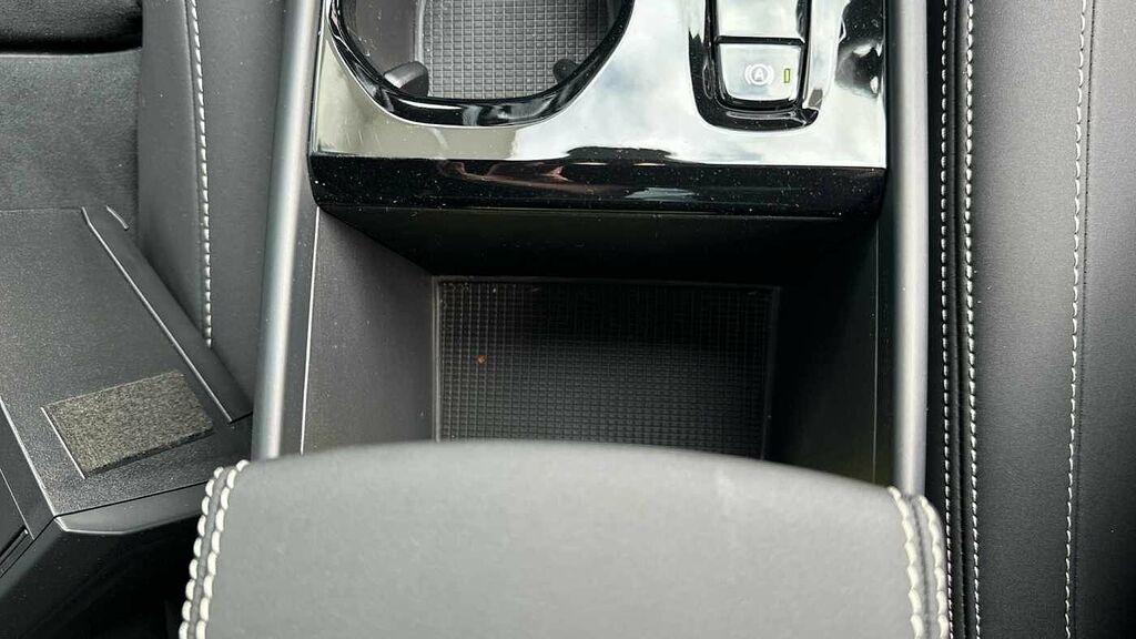 Volvo XC40 2.0 B4p Plus Dark Estate Black #43
