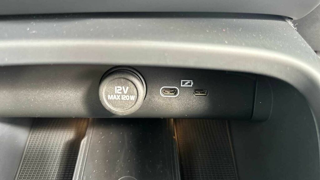 Volvo XC40 2.0 B4p Plus Dark Estate Black #39