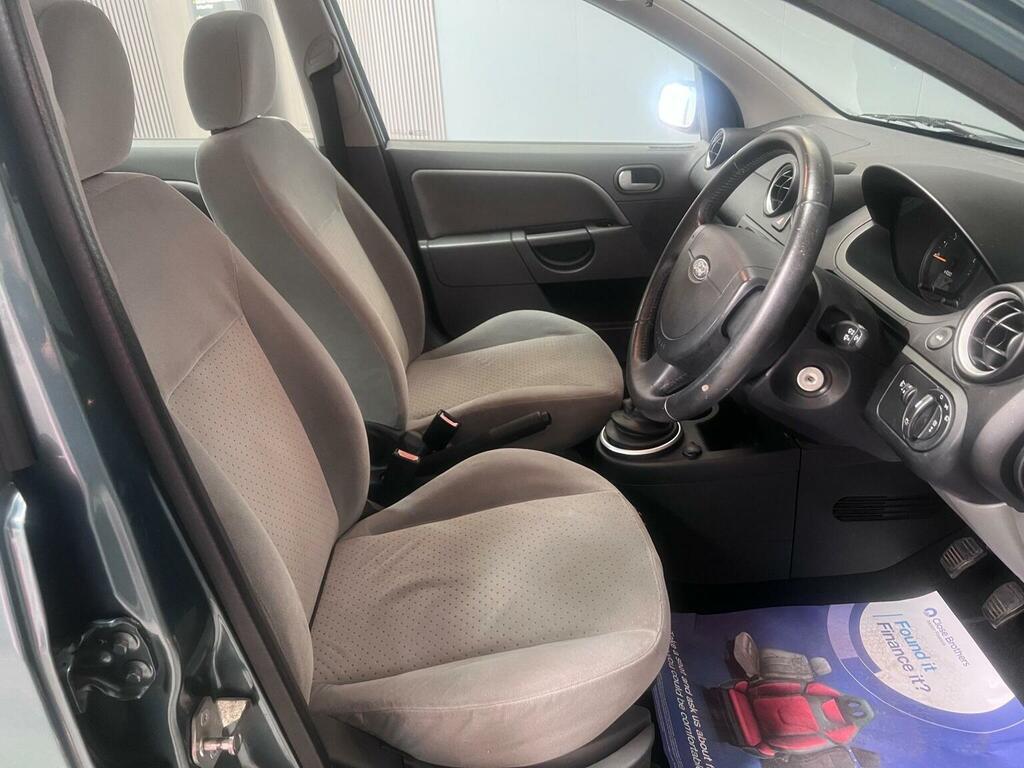 Ford Fiesta Hatchback 1.3 Lx 200303 Red #12