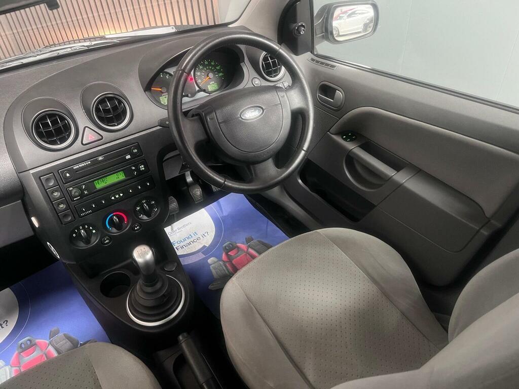 Ford Fiesta Hatchback 1.3 Lx 200303 Red #19