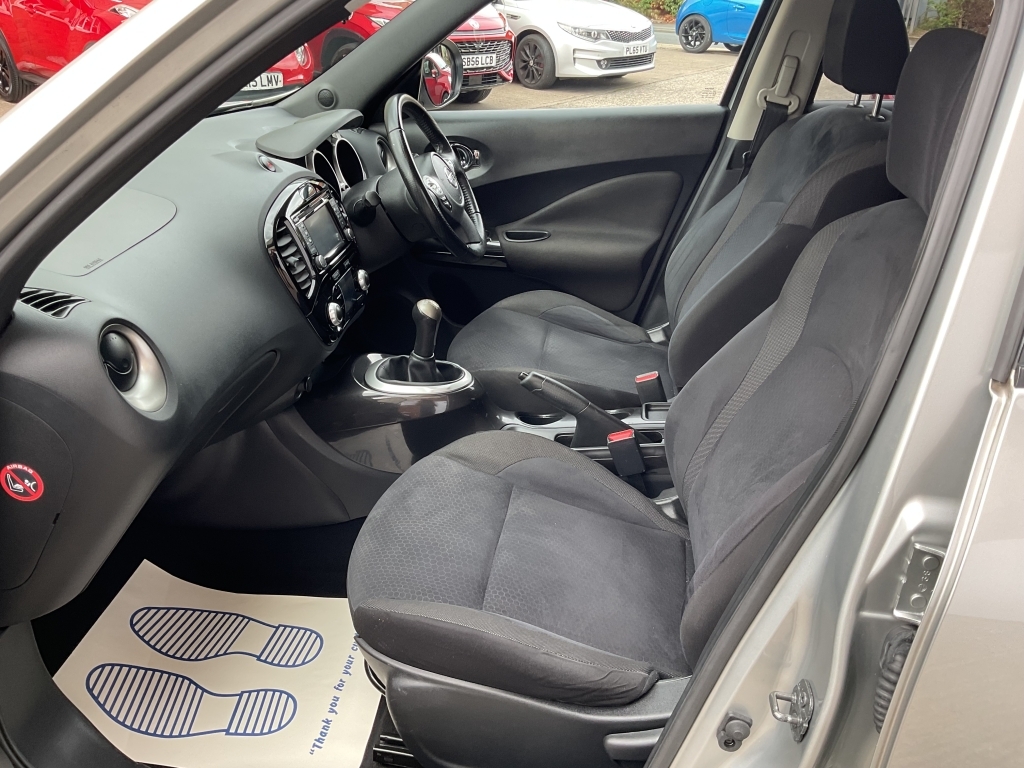 Nissan Juke Hatchback White #19