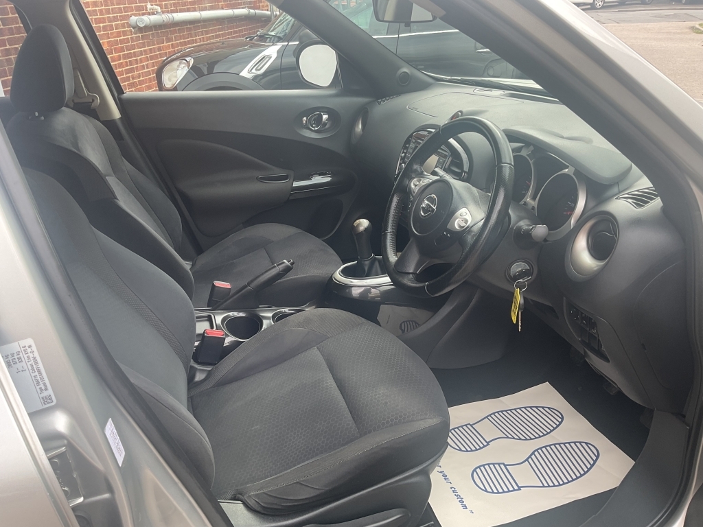 Nissan Juke Hatchback 1.6 N-tec Silver #6