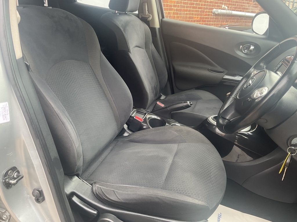 Nissan Juke Hatchback White #8