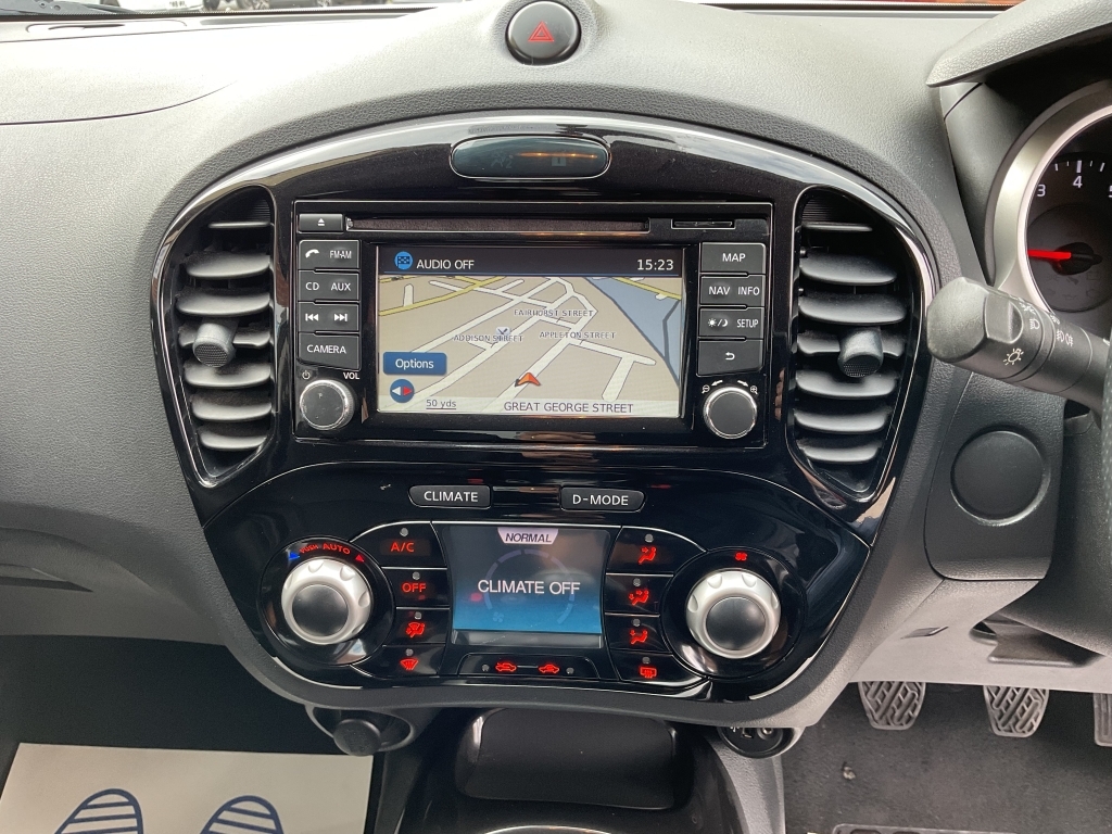Nissan Juke Hatchback White #10