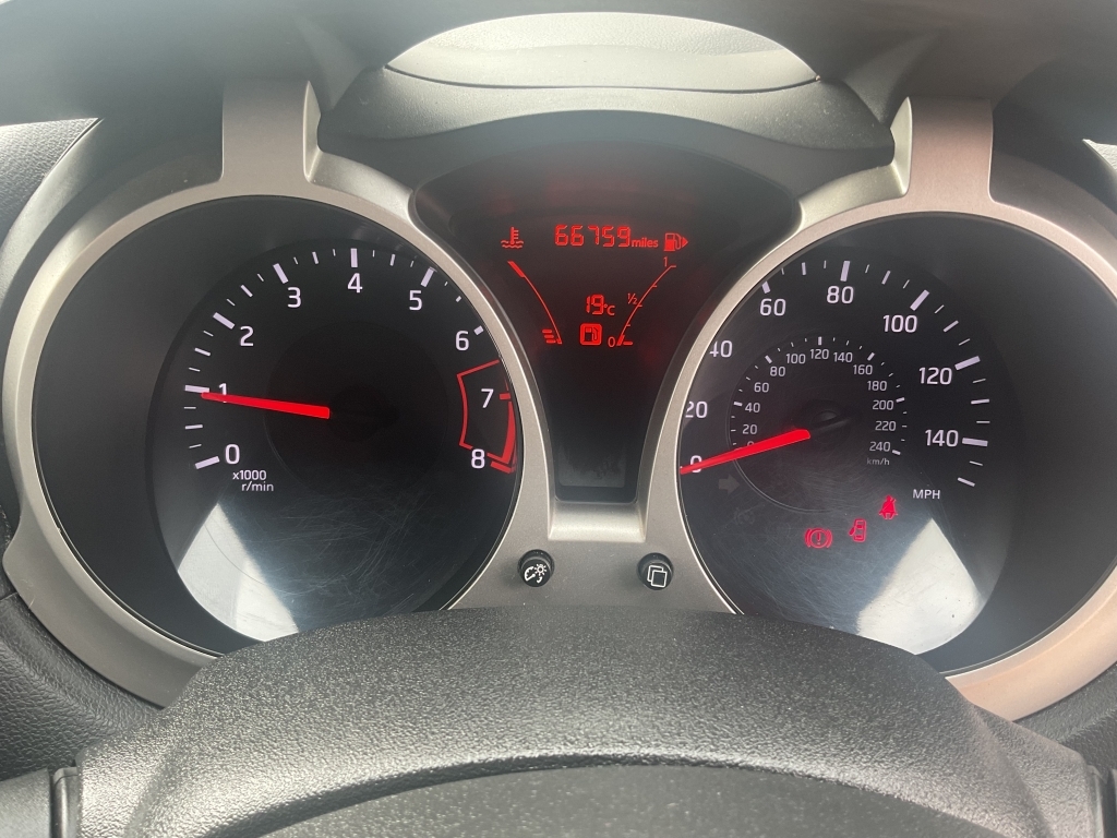 Nissan Juke Hatchback White #9