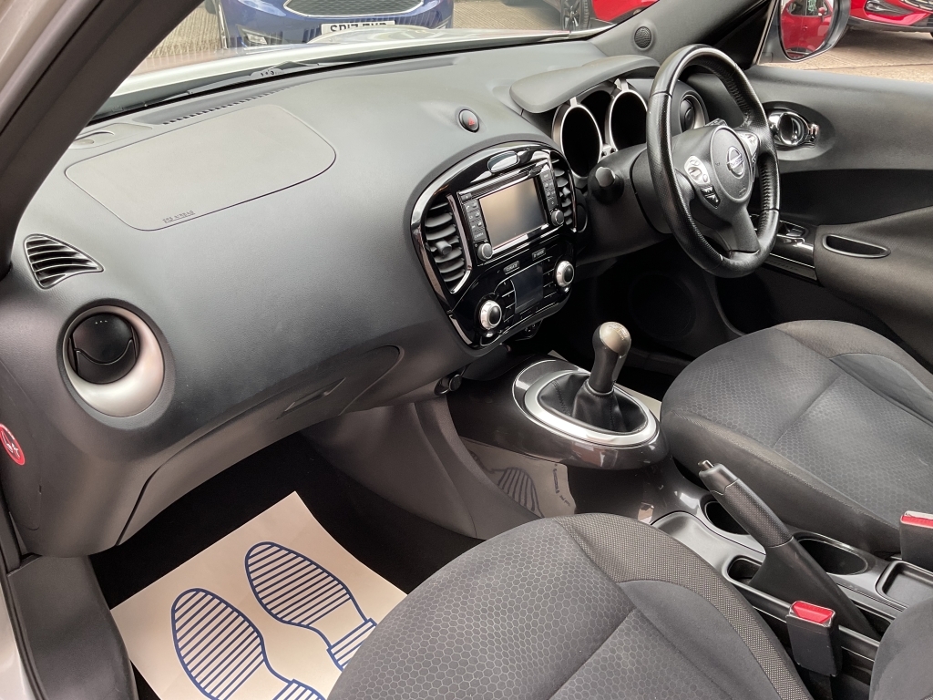Nissan Juke Hatchback White #20