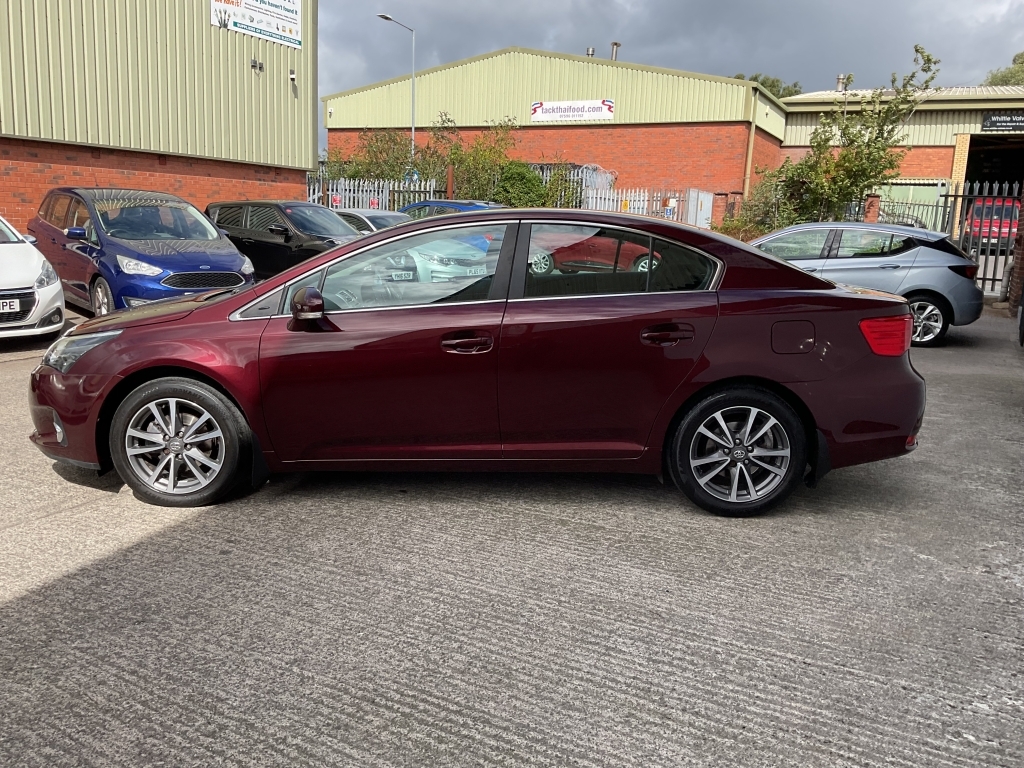 Toyota Avensis Saloon 1.8 Tr Valvematic Red #4