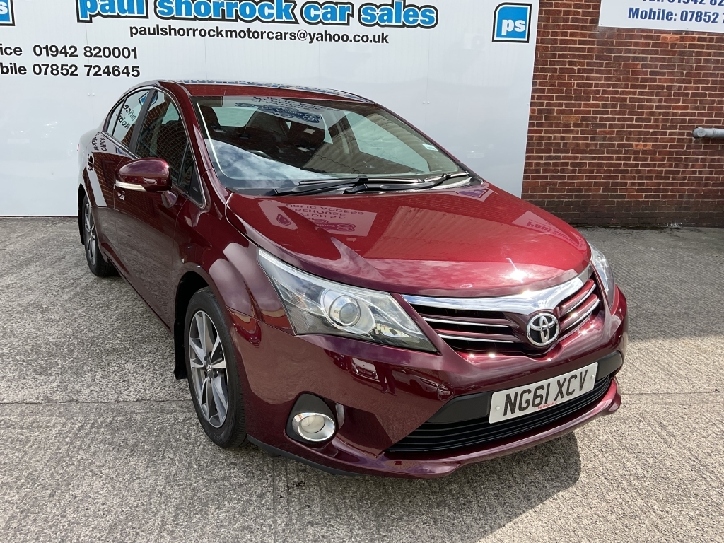Toyota Avensis Saloon 1.8 Tr Valvematic Red